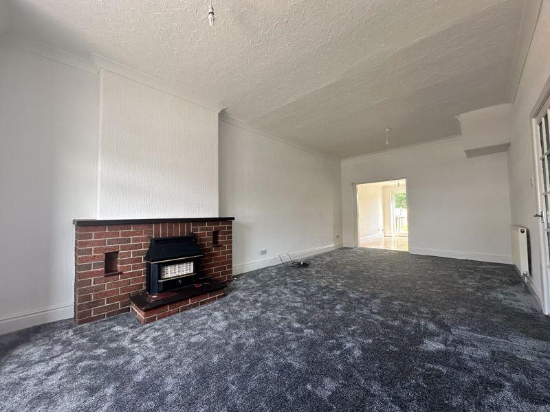 Lounge (7.50 x 3.56)