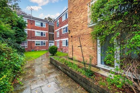 2 bedroom flat for sale, Branstone Court, Branstone Road, Kew, Richmond, Surrey TW9