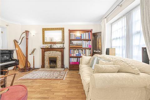 4 bedroom terraced house for sale, Lammas Close, Staines-upon-Thames, Surrey, TW18