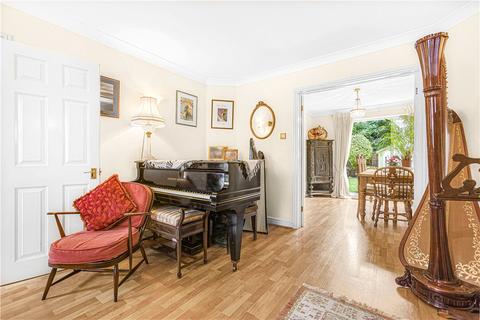 4 bedroom terraced house for sale, Lammas Close, Staines-upon-Thames, Surrey, TW18