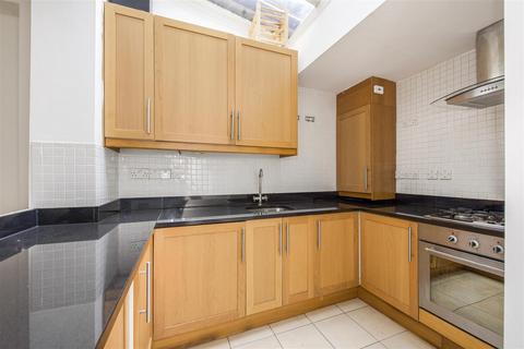 2 bedroom terraced house for sale, London Road, Twickenham