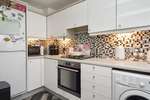 19 Bray Court, Shoeburyness, Southend-on-sea, SS3 8TZ