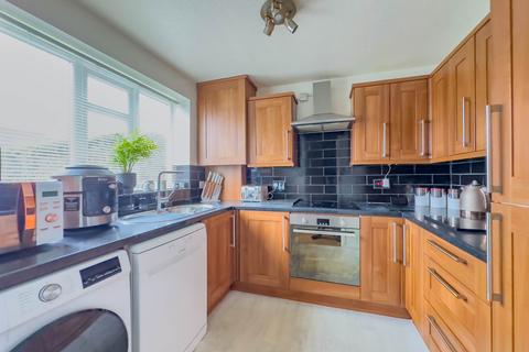 3 bedroom semi-detached house for sale, Greenacres Drive, Birstall