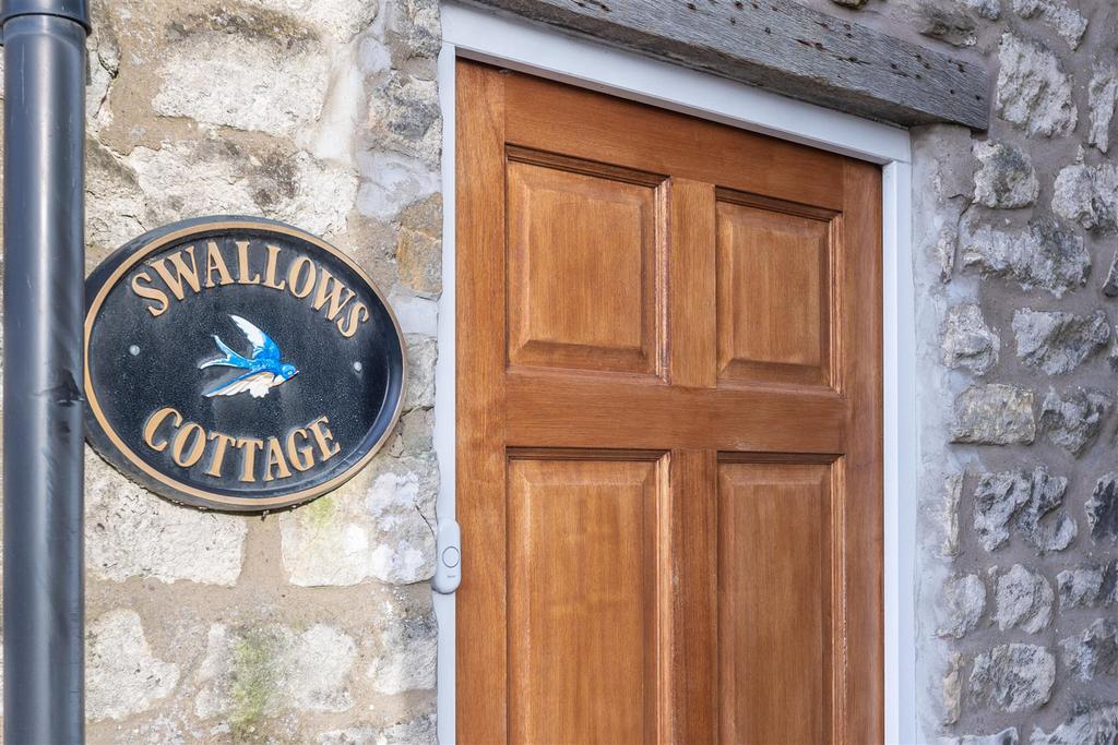 Swallows Cottage External 2.jpg