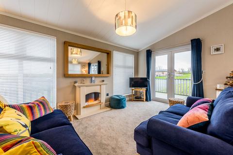 2 bedroom lodge for sale, Otterham Cornwall