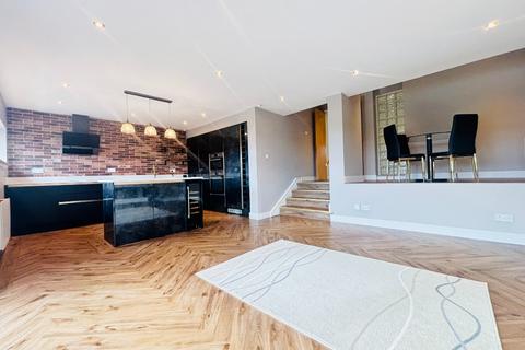 undefined, Clyde Street, City Centre, Glasgow, G1
