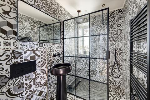2 bedroom flat for sale, Lansdowne Crescent, Notting Hill