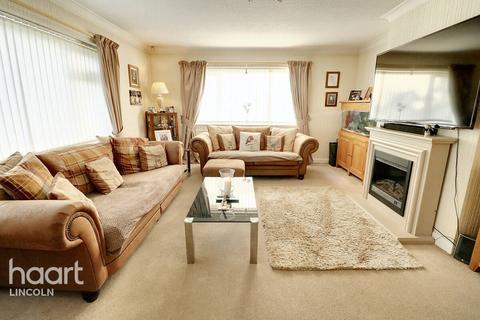 3 bedroom detached bungalow for sale, Saxilby Road, Sturton by Stow