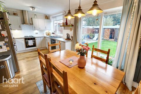 3 bedroom semi-detached house for sale, Stuart Road, Leicester