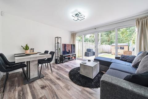 26 Frayslea, Uxbridge, UB8 2AT