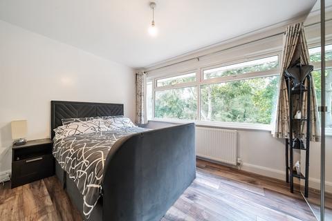 26 Frayslea, Uxbridge, UB8 2AT