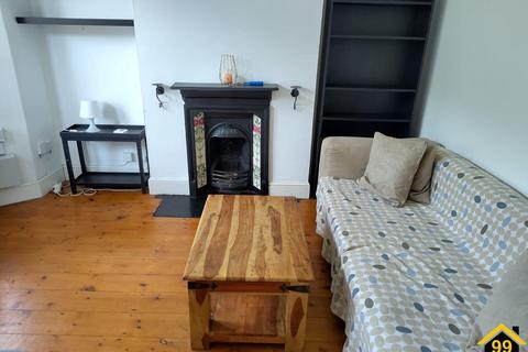 2 bedroom flat to rent, Kingswood Road, Lambeth, Greater London, SW2