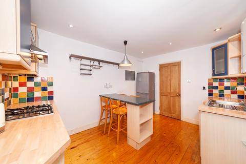 2 bedroom flat to rent, Kingswood Road, Lambeth, Greater London, SW2
