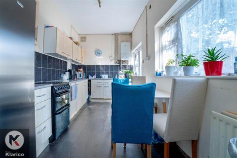 3 bedroom end of terrace house for sale, Medlicott Road, Birmingham B11