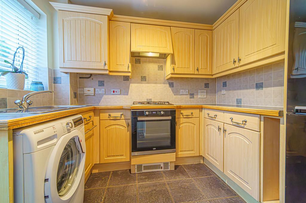 Gelli'r Felin, Caerphilly, CF83 3 bed detached house for sale £300,000