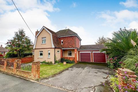 4 bedroom detached house for sale, Hillside Road, Burnham-on-Crouch