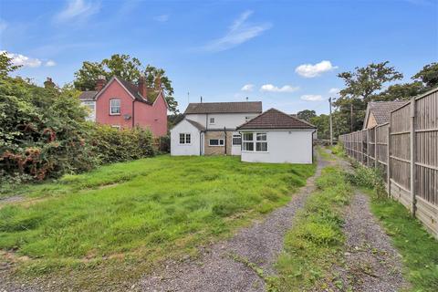 3 bedroom detached house for sale, Ivy Cottage, Chalet Hill, Bordon