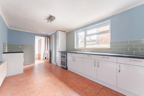 3 bedroom terraced house to rent, Cedar Road, Norwich, NR1