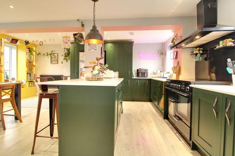 52 Cherry Tree Road, Cricklade, Swindon, SN6 6ES