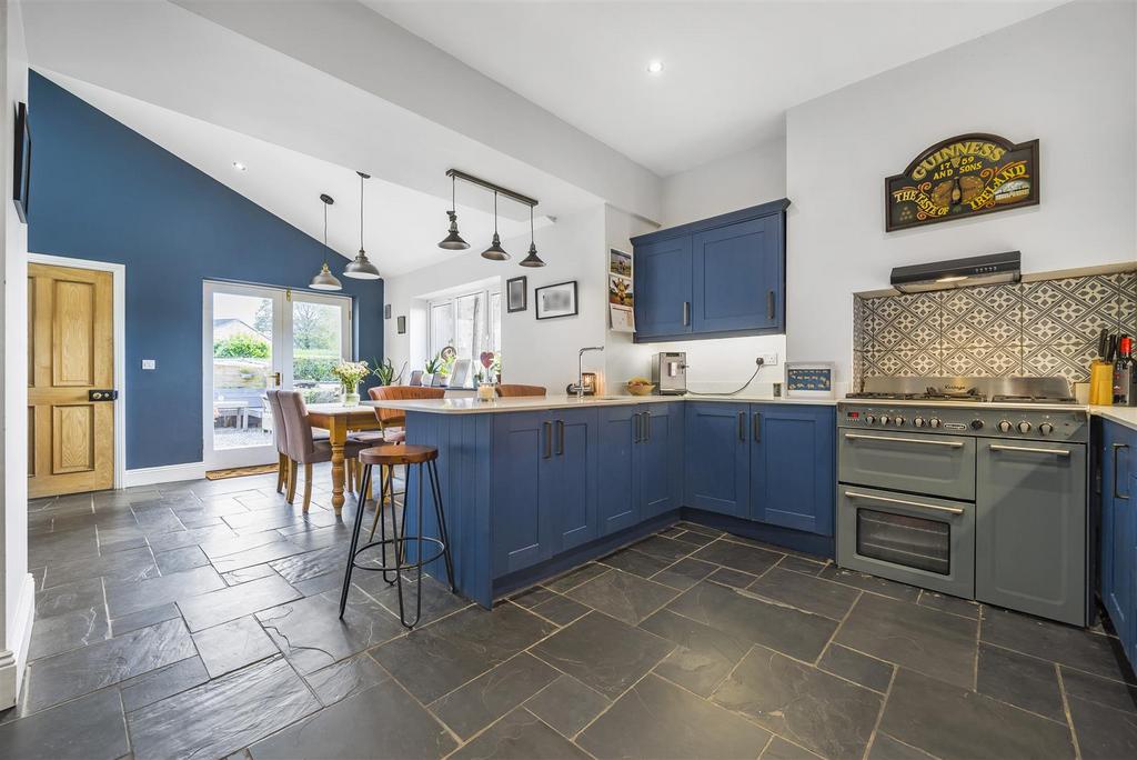 Extended kitchen/ dining room