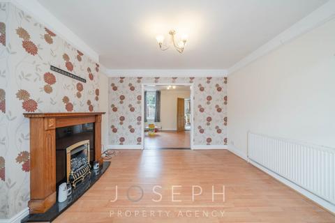 3 bedroom end of terrace house to rent, Broom Hill Road, Ipswich, IP1