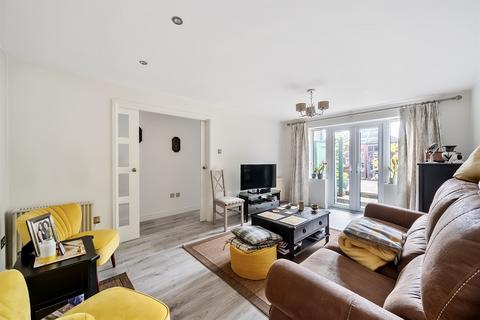 1 bedroom apartment to rent, Marshaw Court, Bamburgh Close, Reading, RG2