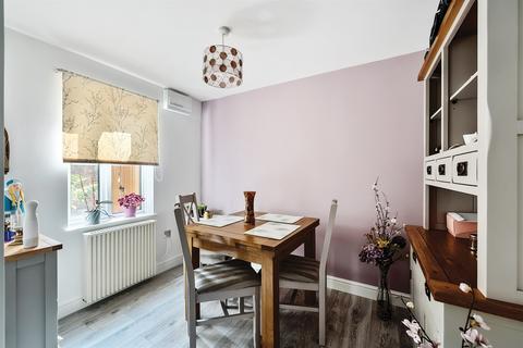 1 bedroom apartment to rent, Marshaw Court, Bamburgh Close, Reading, RG2