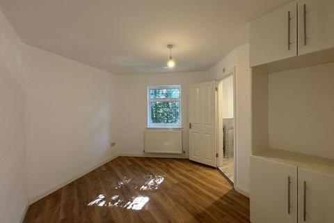 5 bedroom flat for sale, 18B Hillbrow Road, Bromley, Kent, BR1 4JL