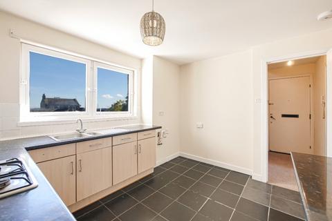 2 bedroom flat to rent, Hill Square, Dundee, DD3