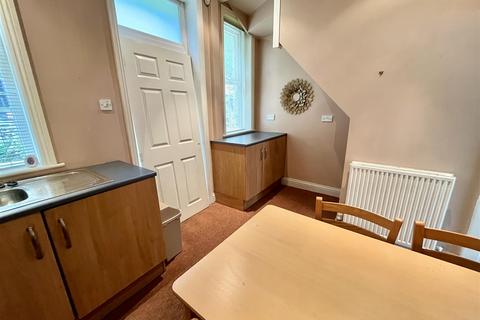 3 bedroom end of terrace house for sale, Jubilee Road, Halifax