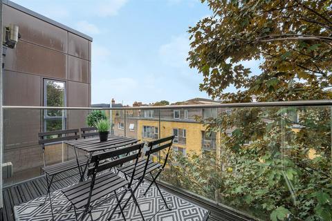 1 bedroom flat for sale, Singer Mews, London SW4