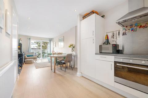 1 bedroom flat for sale, Singer Mews, London SW4