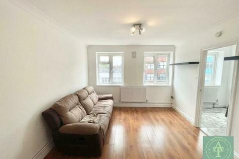 1 bedroom flat for sale, Chase Side, London, N14