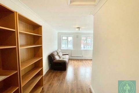 1 bedroom flat for sale, Chase Side, London, N14