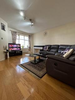 4 bedroom semi-detached house to rent, Hounslow TW4