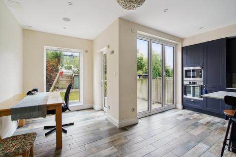 4 bedroom terraced house for sale, Curzon Road, W5