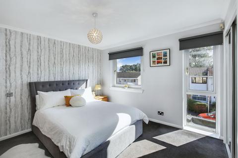 65 Northfield Drive, Edinburgh, EH8 7RG