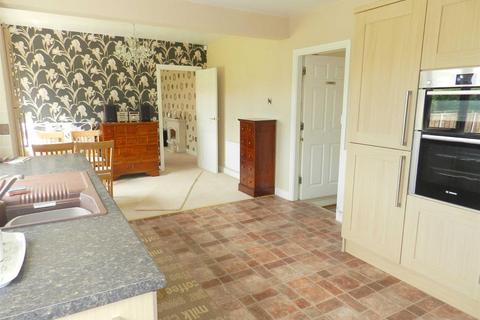 2 bedroom detached bungalow for sale, Hunts Lane, Short Heath, Willenhall