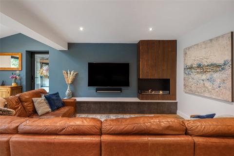 14 Bridge Garth, Clifford, Wetherby, LS23 6HF