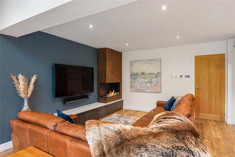14 Bridge Garth, Clifford, Wetherby, LS23 6HF