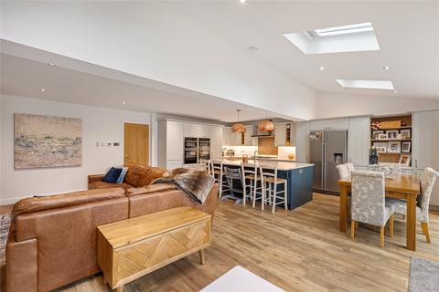 14 Bridge Garth, Clifford, Wetherby, LS23 6HF