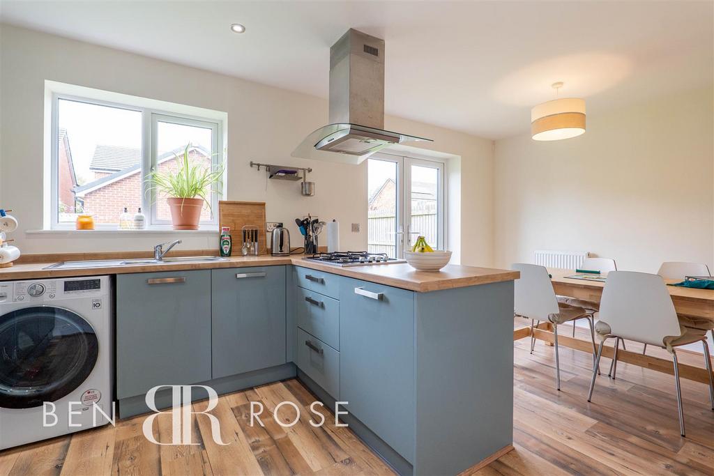 Kitchen/Dining Room