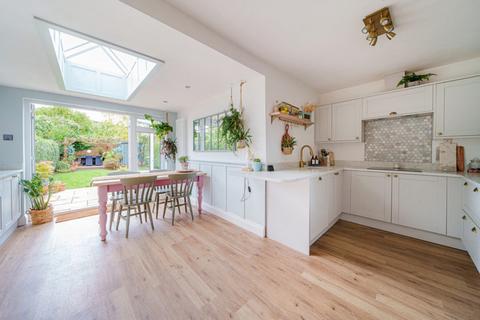 50 Saxon Drive, London, W3 0NR