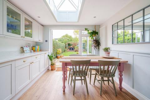 50 Saxon Drive, London, W3 0NR