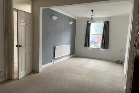 2 bedroom terraced house to rent, Hawthorn Road, Chippenham SN15