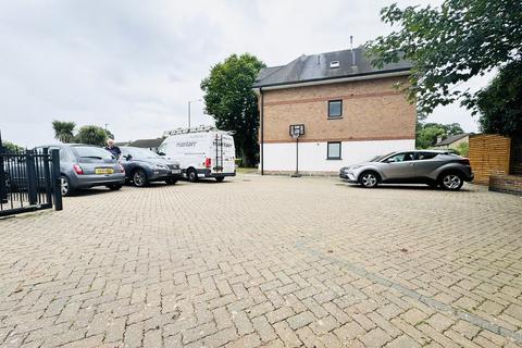 2 bedroom flat to rent, 48 THE RIDGEWAY, ENFIELD, London EN2