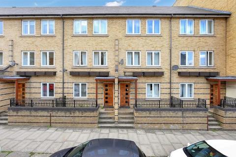 4 bedroom terraced house to rent, Ferry Street, London E14