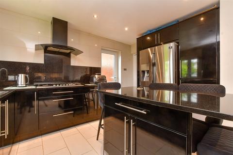 8 Brasted Close, Sutton, SM2 5BE