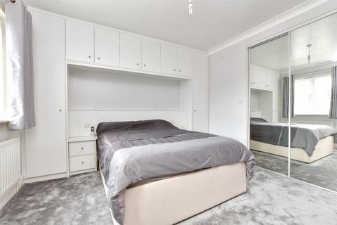 8 Brasted Close, Sutton, SM2 5BE