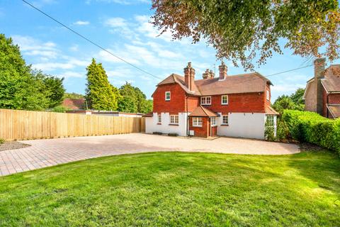 4 bedroom detached house to rent, High Street, Uckfield TN22